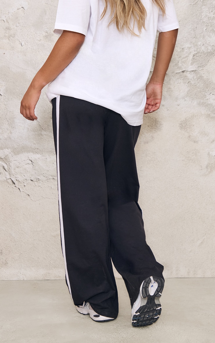 Sweatpants with stripe down the side deals