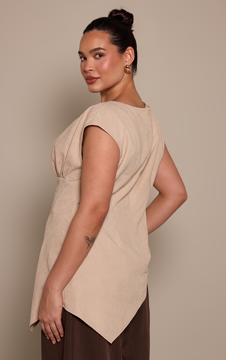 Plus Top ajusté en peau de pêche sable sans manches à détail froncé devant image 2