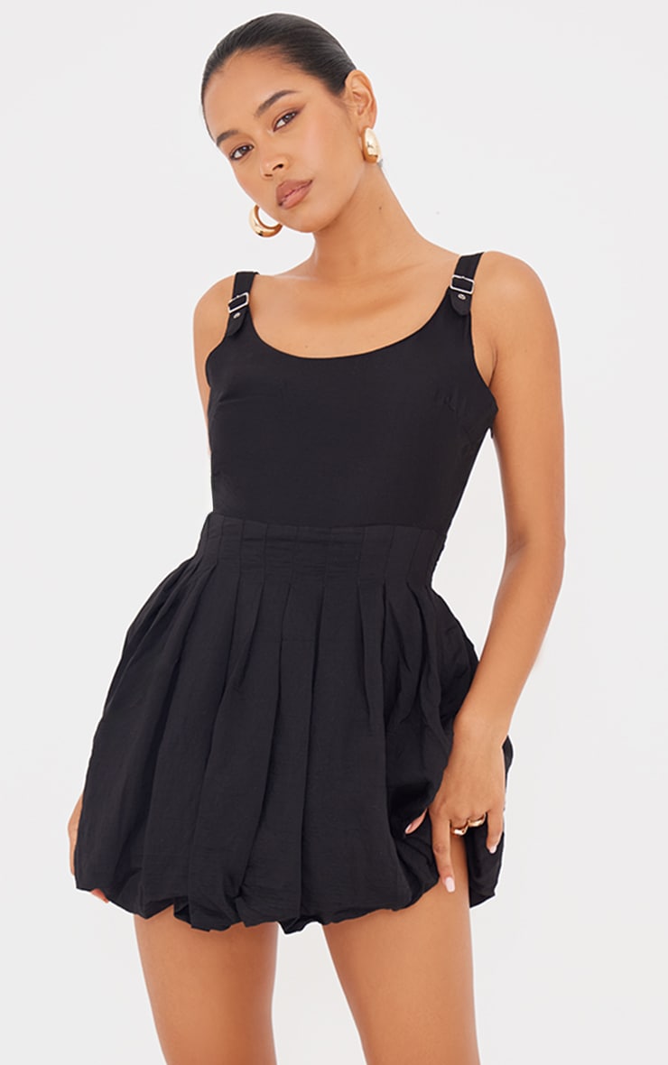Robe bouffante texturée noire à boucles aux bretelles image 1