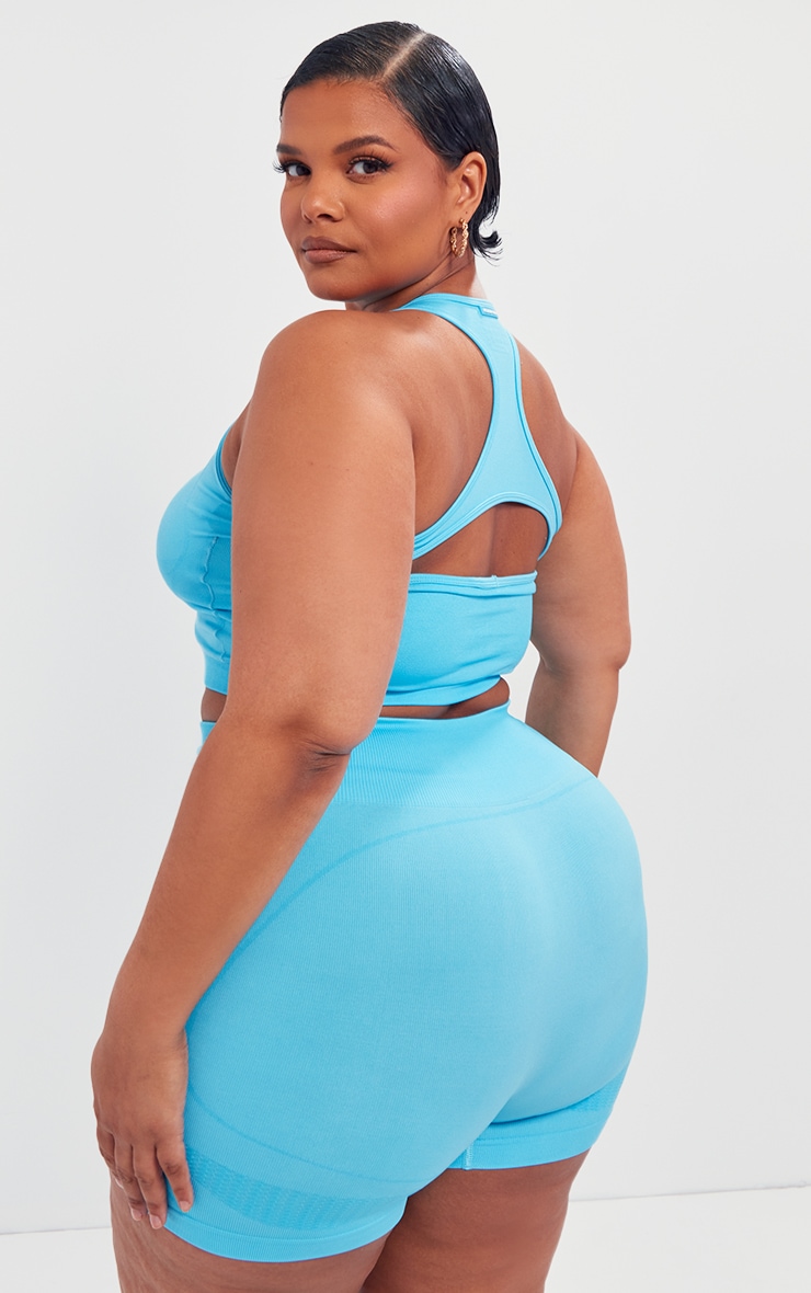 PRETTYLITTLETHING Plus Brassière de sport bleu vif sans coutures à buste empiécé image 2