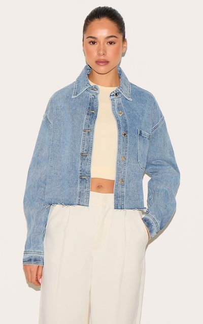 Chemise courte en jean bleu moyen délavé à ourlet coupé