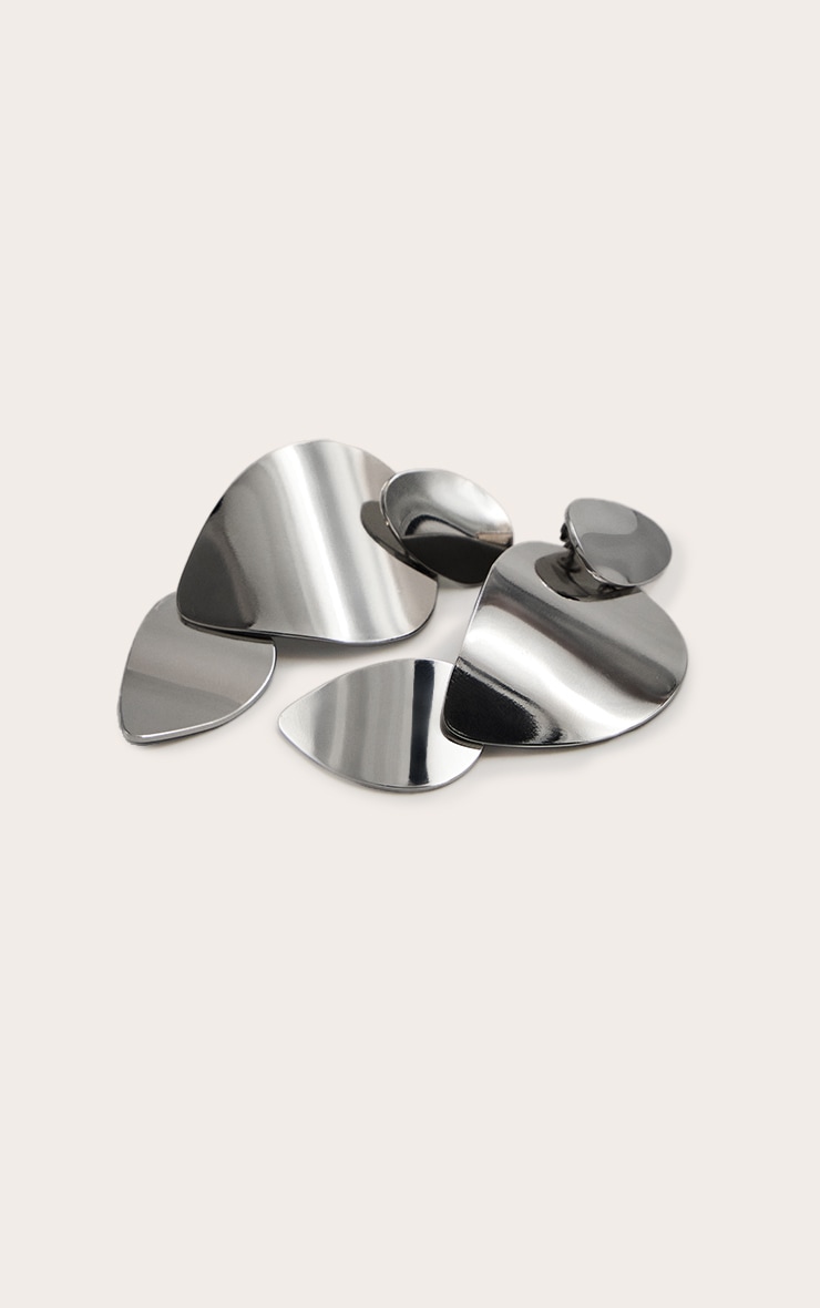 Boucles d'oreilles en disques argentés abstraits à étages image 3