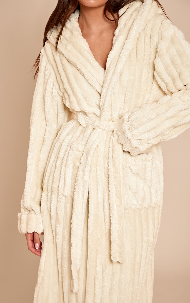 Peignoir en polaire crème à capuche et lisérés contrastants image 4