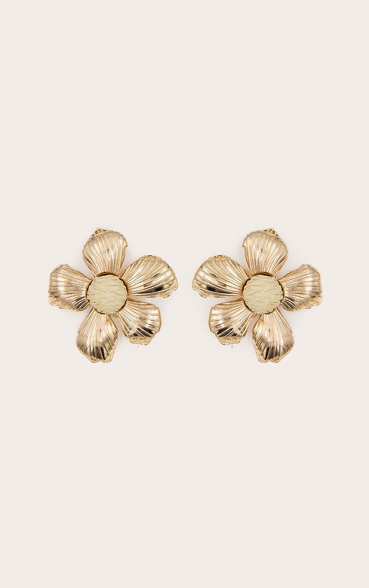 Gold Textured Raffia Centered Floral Earrings image 2