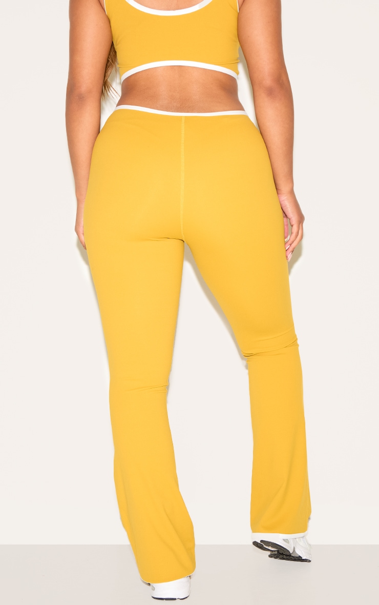 Shape Pantalon de sport flare en Sculpt vert olive à lisérés contrastants image 3