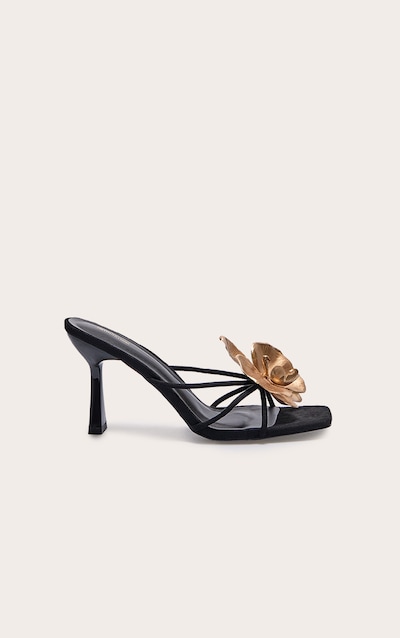Mules carrées en suédine noire à talon et détail fleur dorée