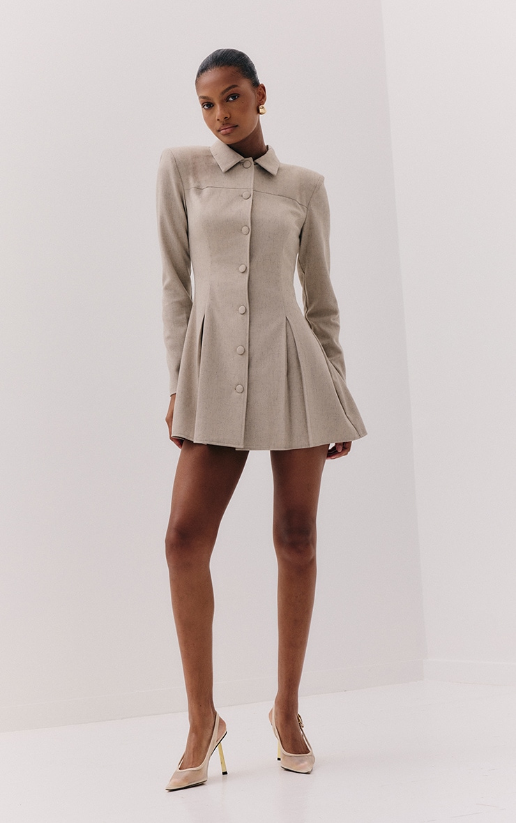 Robe chemise gris clair à boutons et ourlet plissé image 3