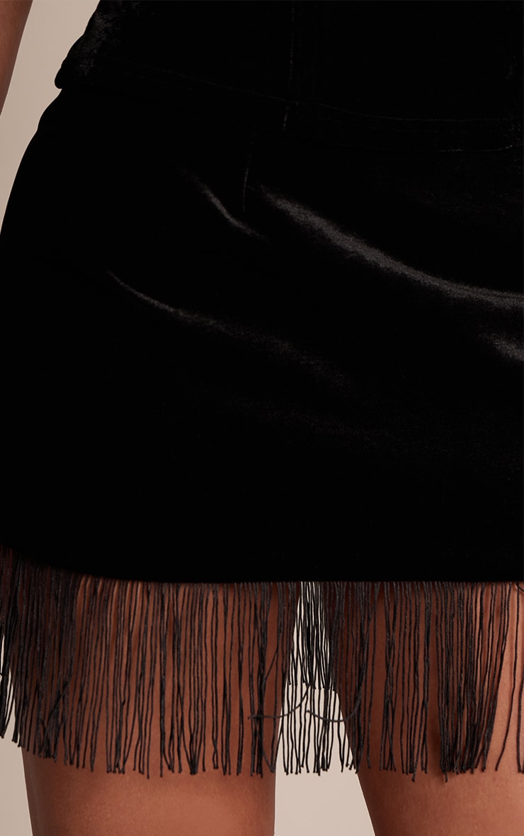 Mini-jupe en velours noir à ourlet frangé image 5