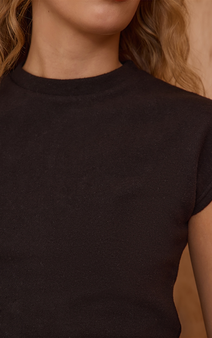 Top en maille tricot côtelée noire à manches courtes image 4