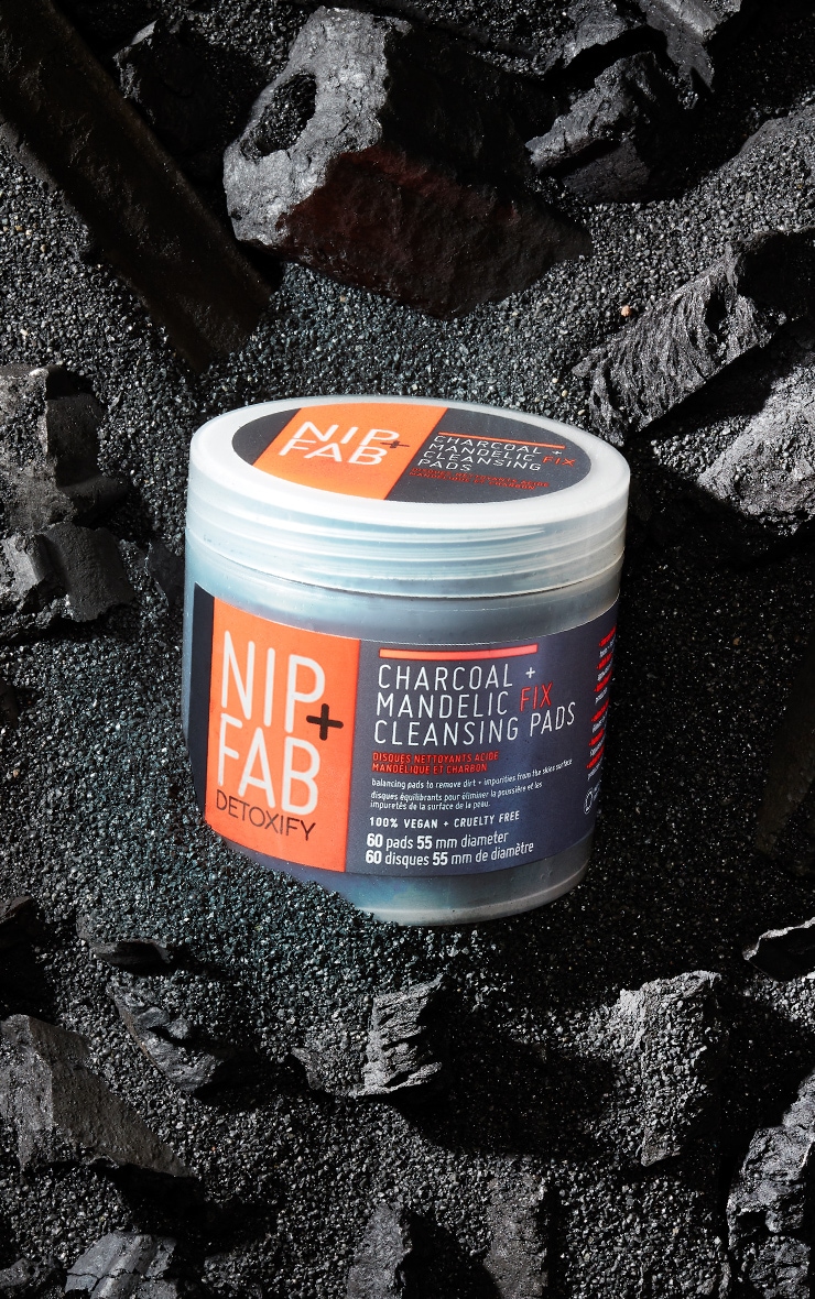 NIP+FAB Charcoal and Mandelic Acid Fix Daily Pads