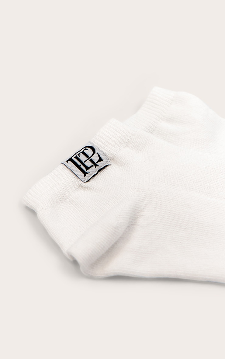 PRETTYLITTLETHING White Branded Tab Sneaker Socks image 3