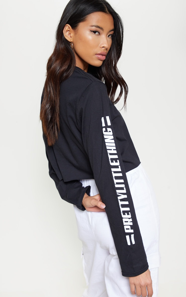 PRETTYLITTLETHING Black Logo Stripe Long Sleeve Crop T Shirt image 2
