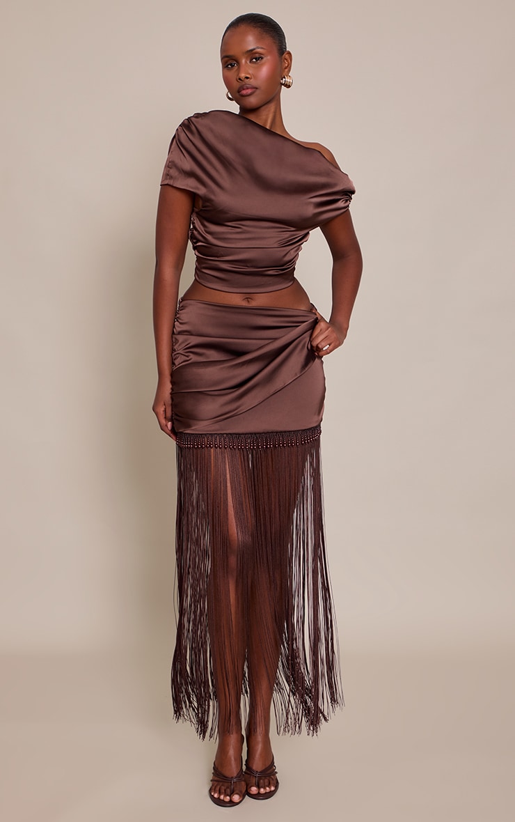 Mini-jupe satinée marron chocolat à perles et ourlet frangé image 4