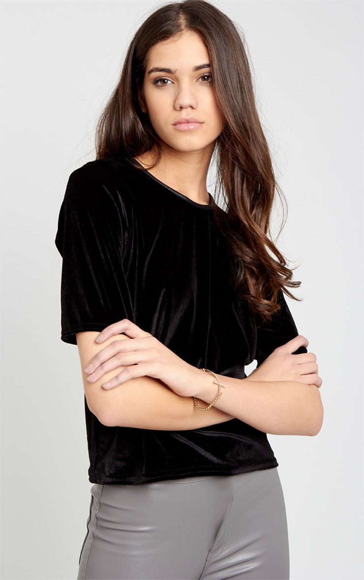 Halona Black Velvet Tee - Tshirts - PrettyLittleThing | PrettyLittleThing