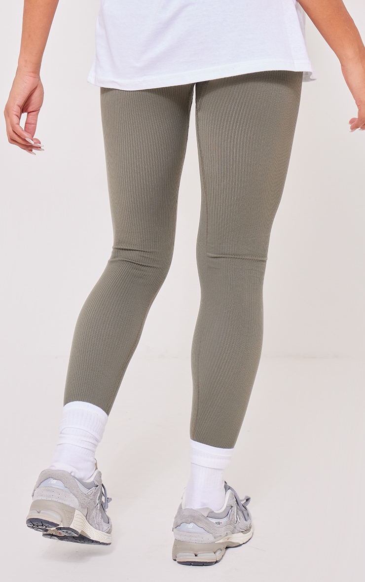 Maternité Legging de grossesse côtelé vert olive kaki détail contours image 3