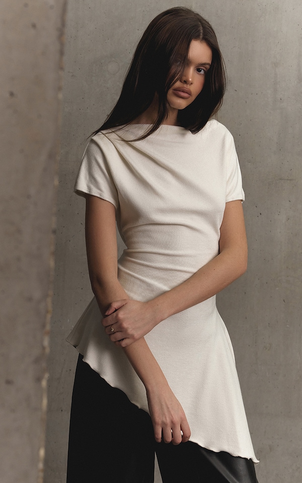 Top long épais brossé asymétrique en jersey crème