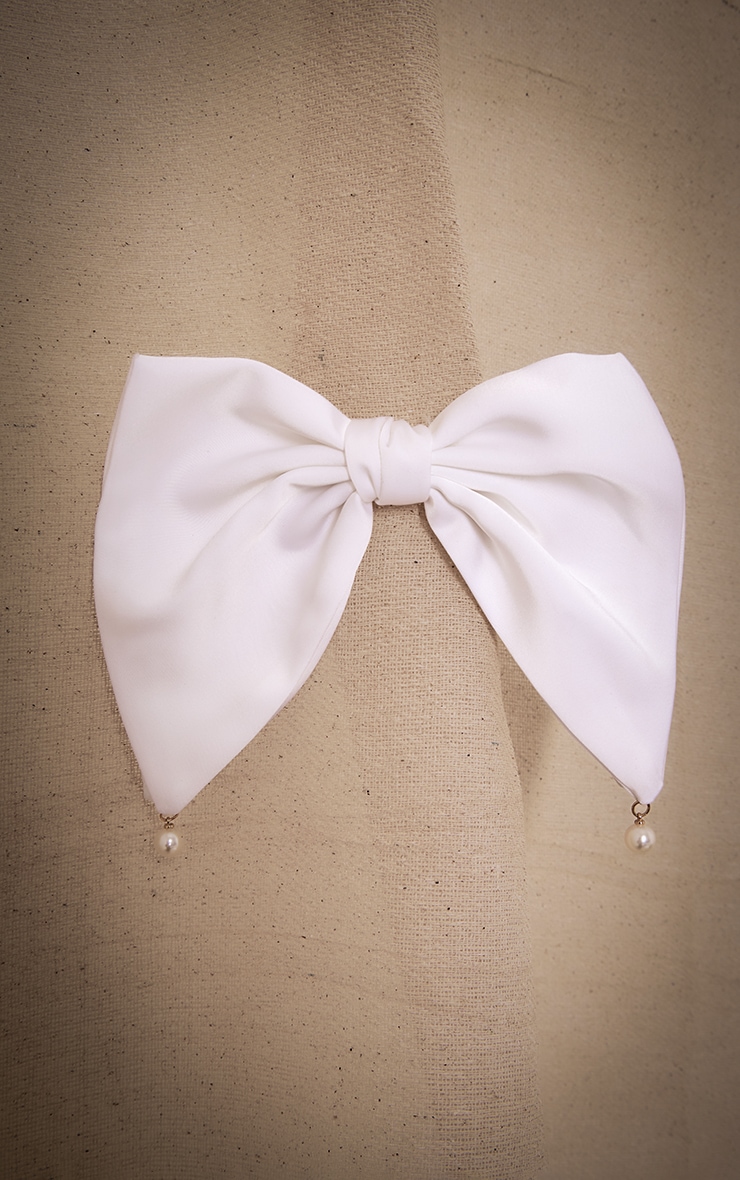 White Satin Oversized Pearl Detail Hair Clip image 2