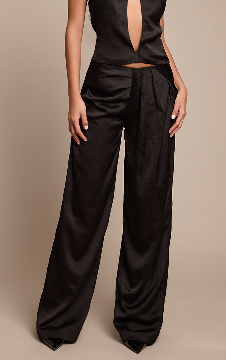 Pantalon large satiné martelé noir à plissures image 2