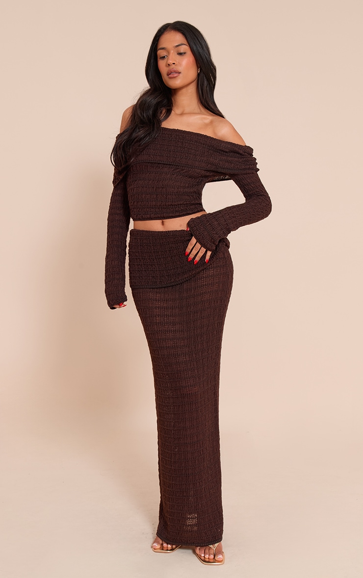 Tall Top en maille tricot texturée chocolat à col bardot image 3