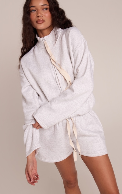 Sweat gris cendré à col cheminée et cordons contrastants