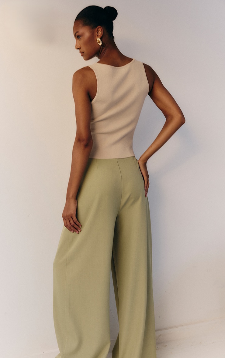 Pantalon de tailleur large tissé vert sauge à détail plissé image 2