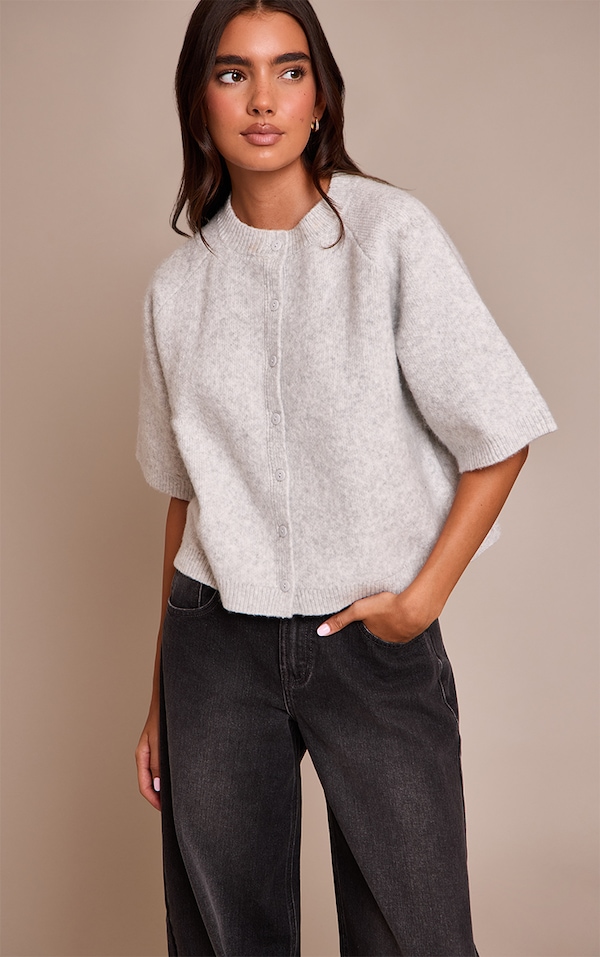 Cardigan en maille tricot douce grise à manches courtes