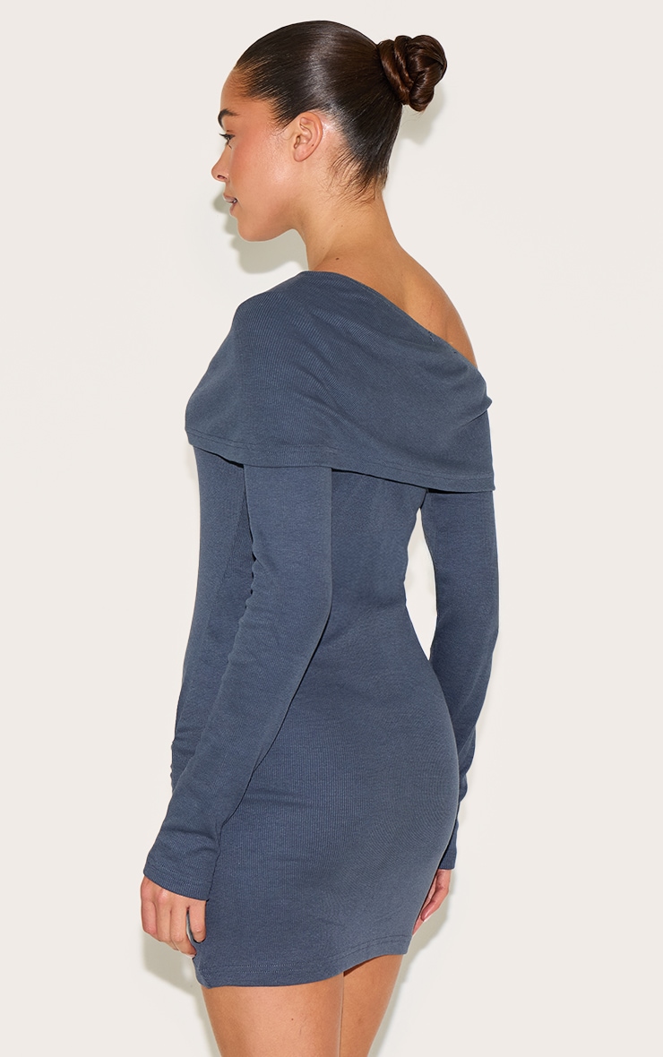 Mini robe côtelée bleu marine à col bardot drapé image 2