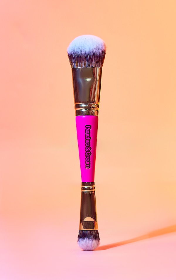 Peaches & Cream The Chisel Dual Ended Makeup Brush PrettyLittleThing