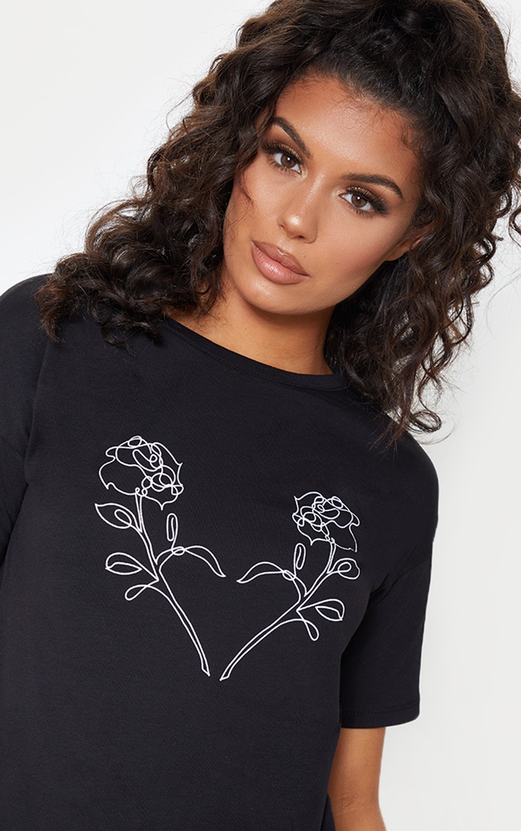 Black Flower Printed T Shirt Tops PrettyLittleThing