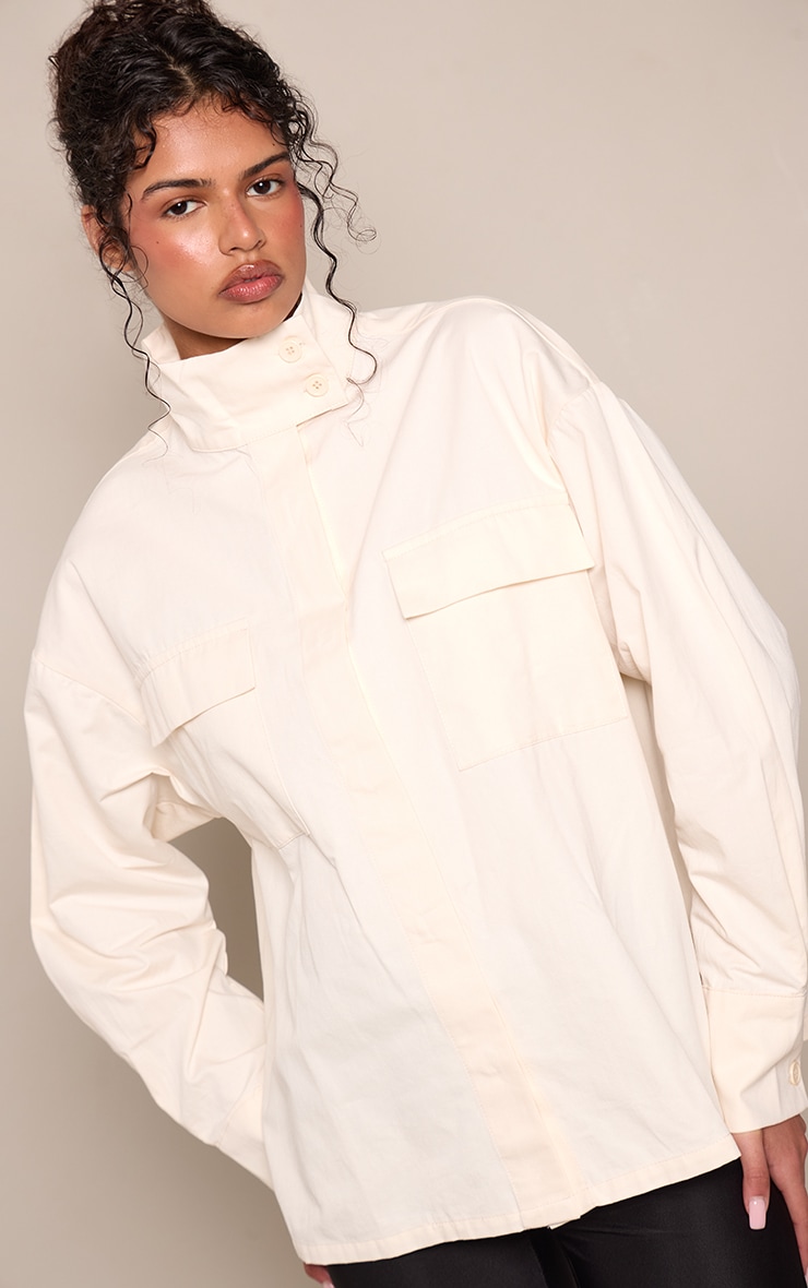 Chemise carrée en coton crème à col entonnoir