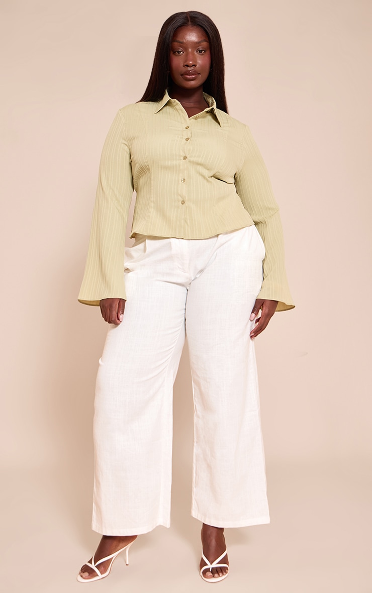 Plus Chemise satinée texturée vert sauge nouée derrière image 3