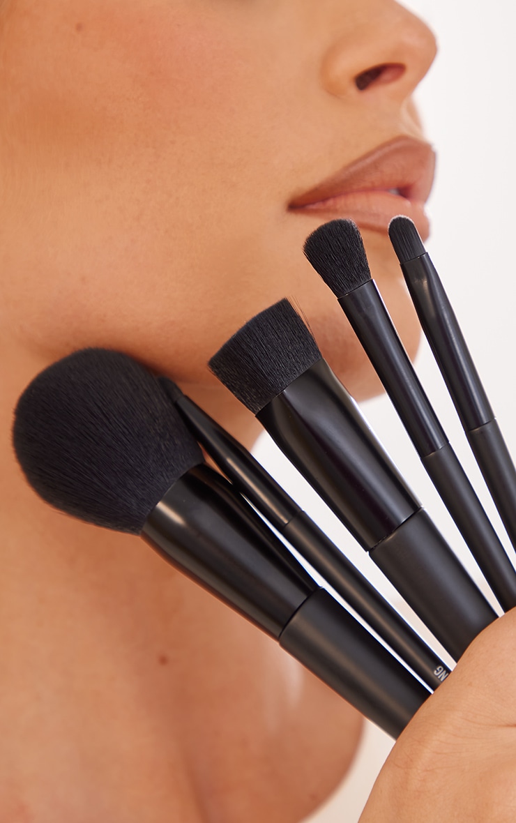 PRETTYLITTLETHING Black 5 Piece Face Brush Set with Brush Holder image 1