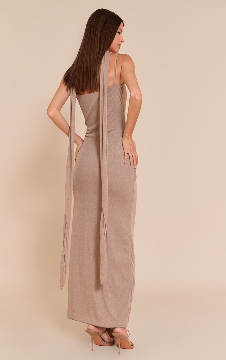 Robe longue champignon avec détail écharpe en maille brûlée image 2