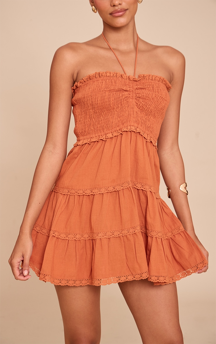 Robe bustier droite orange brûlé froncée à détail brodés image 1