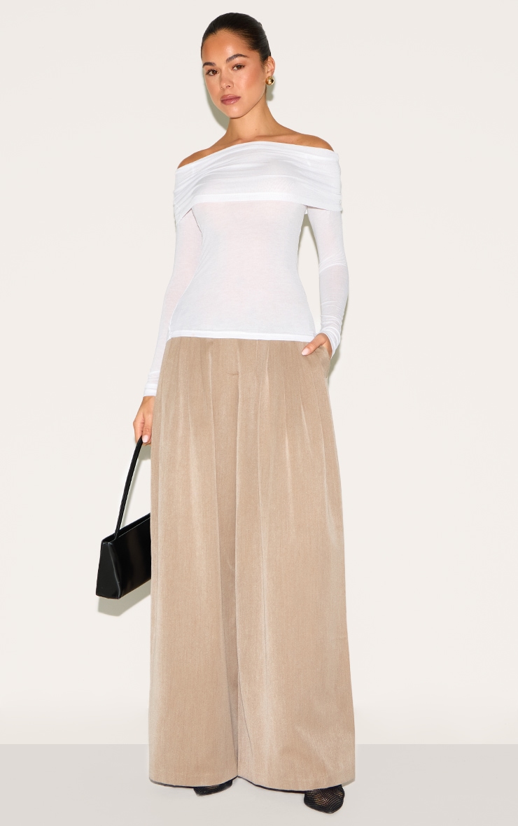Top doux blanc transparent à col bardot replié et manches longues image 3