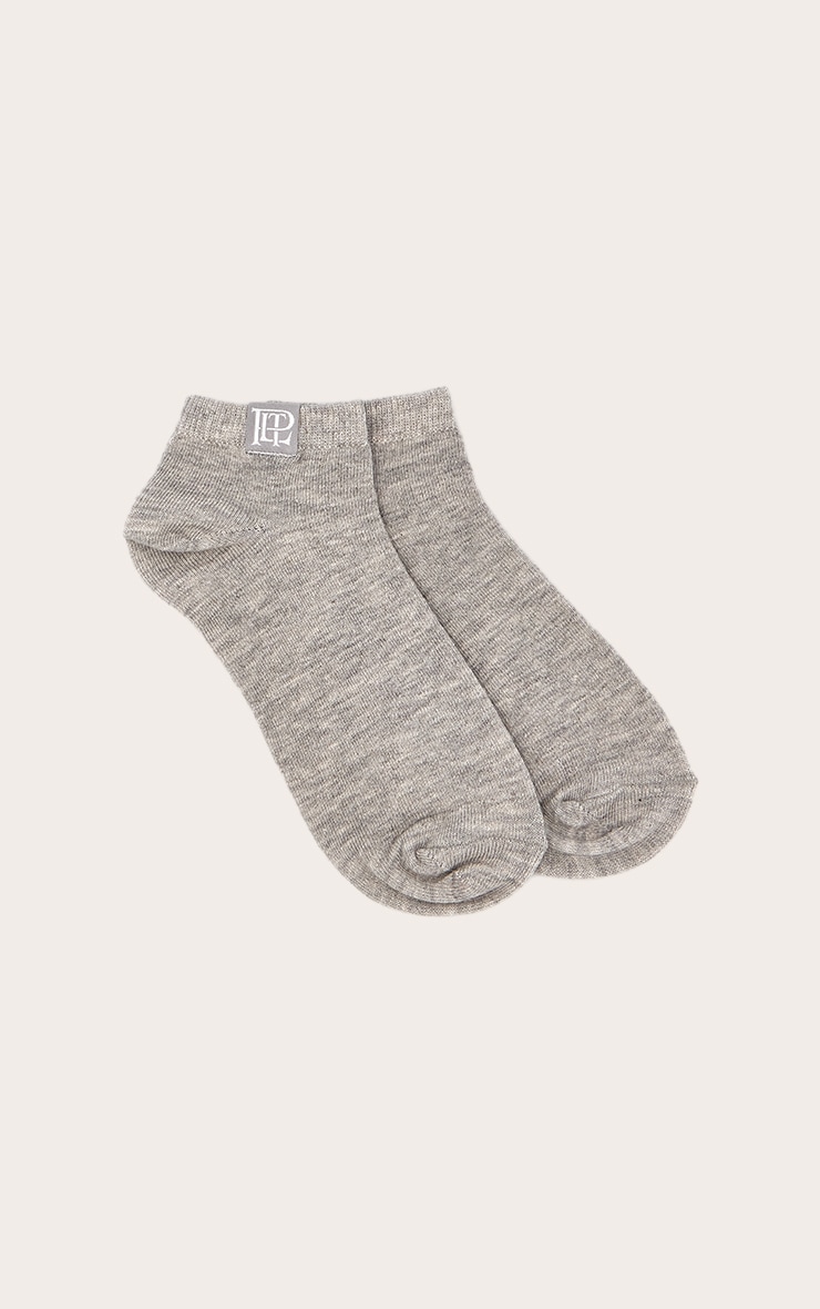 PRETTYLITTLETHING Chaussettes courtes grises à étiquette logo image 2