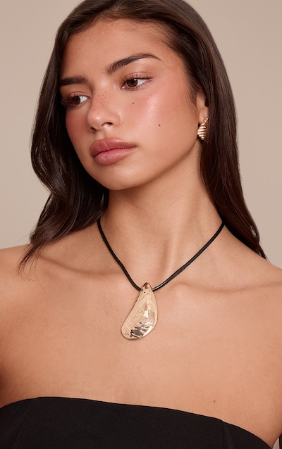 Gold Oyster Shape Oversized Cord Necklace