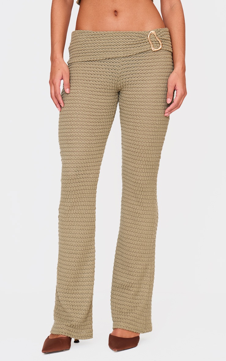 Pantalon skinny flare en maille duveteuse texturée kaki clair à détail bordure et taiile basse image 2