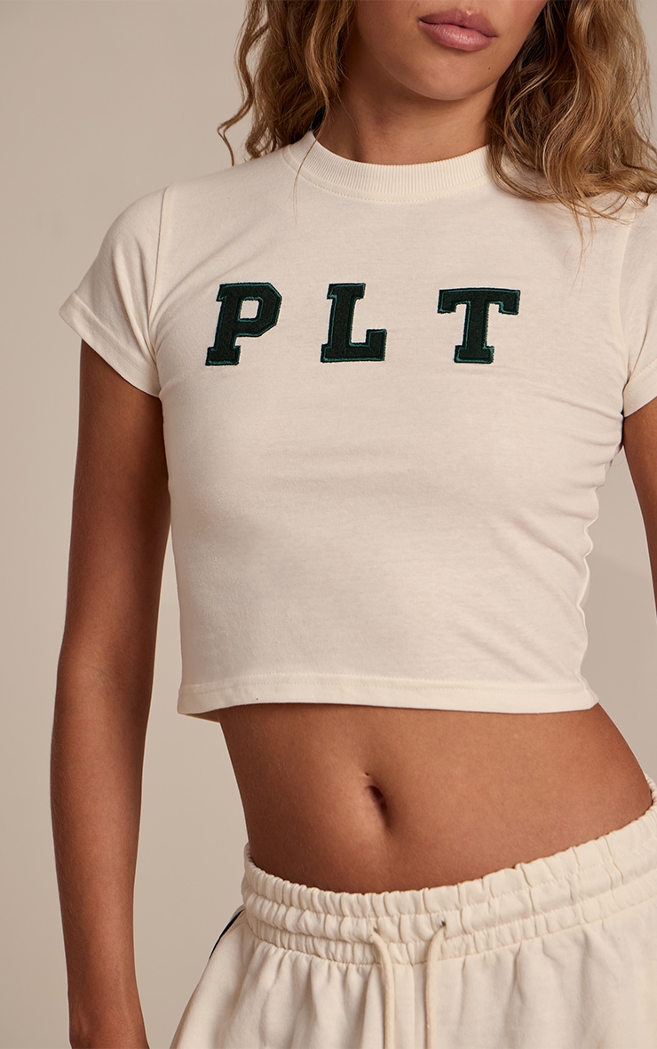 PRETTYLITTLETHING Cream Fitted Crop T Shirt image 4