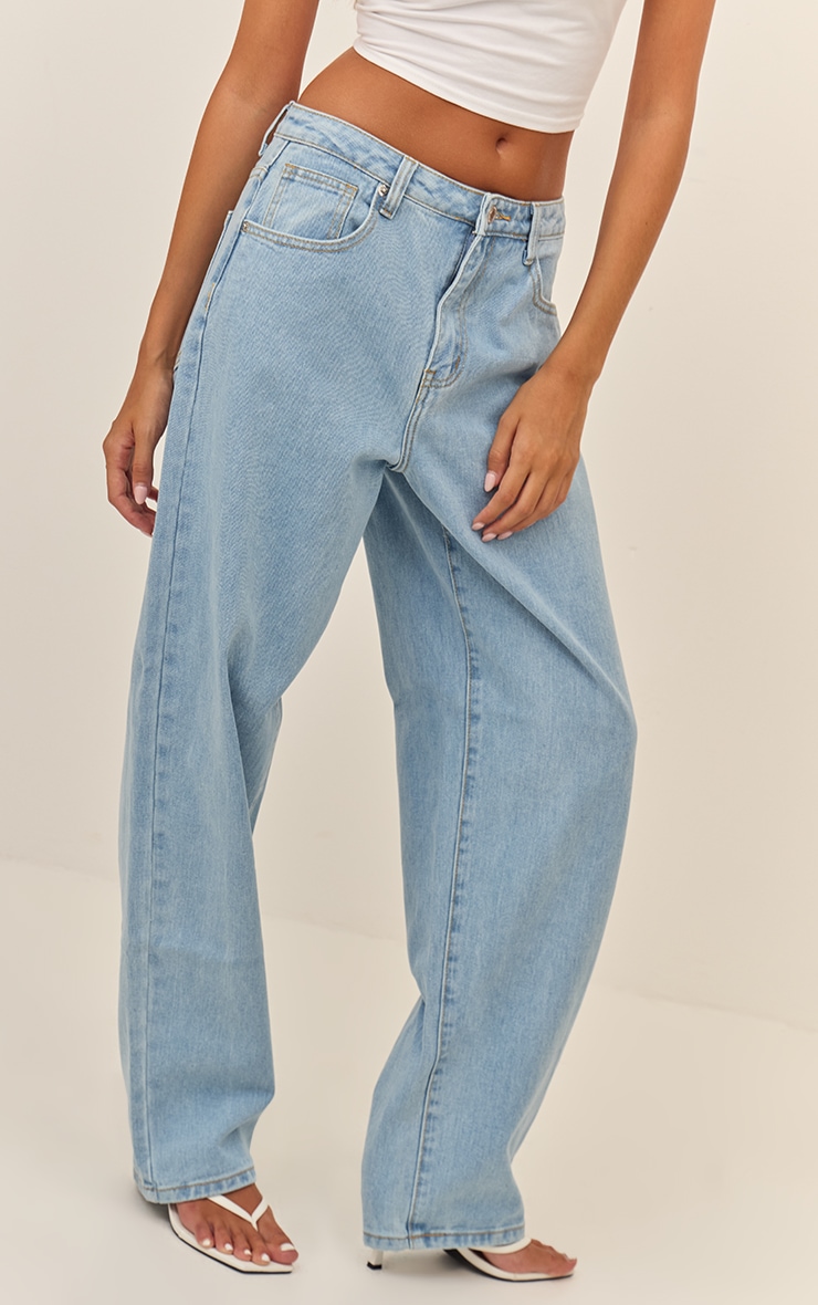 PRETTYLITTLETHING Jean boyfriend bleu clair délavé à taille haute image 2