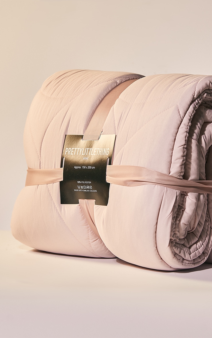 Pink Heart Padded Throw Home & Beauty PrettyLittleThing