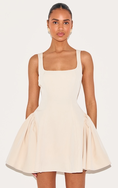 Robe droite tissée amande à col carré
