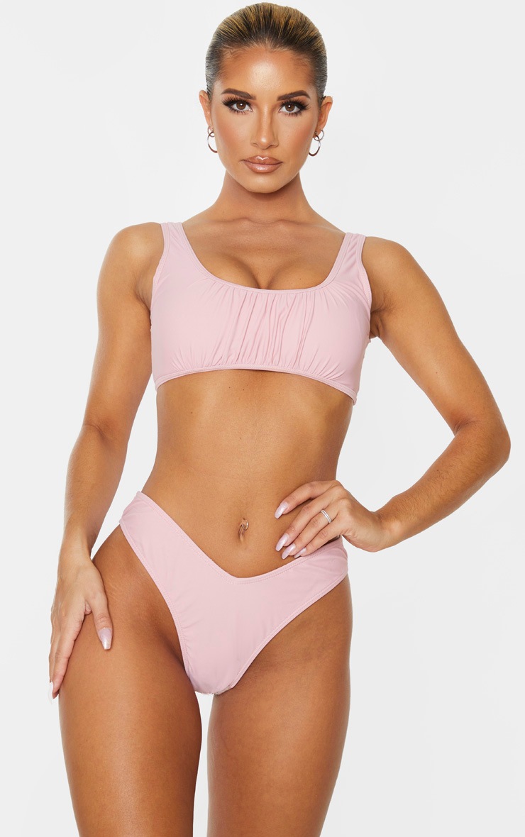 Haut de bikini froncé rose clair à col rond