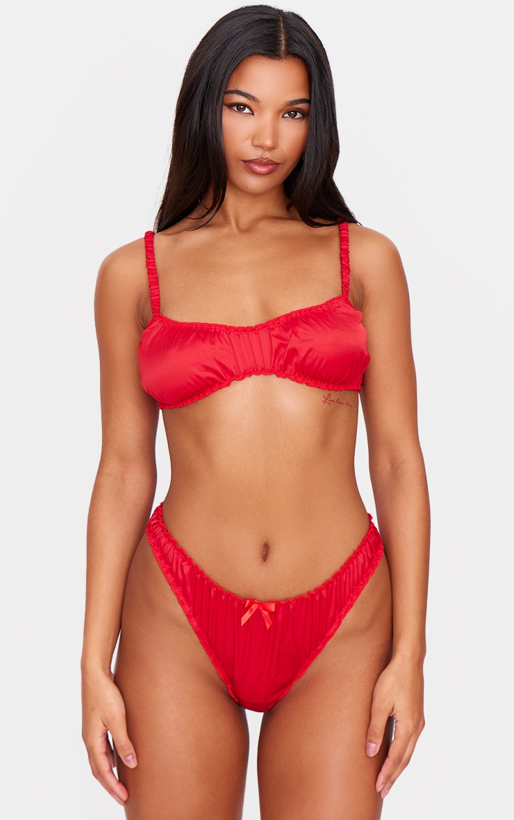 Ensemble de lingerie satiné rouge volanté à fronces image 1