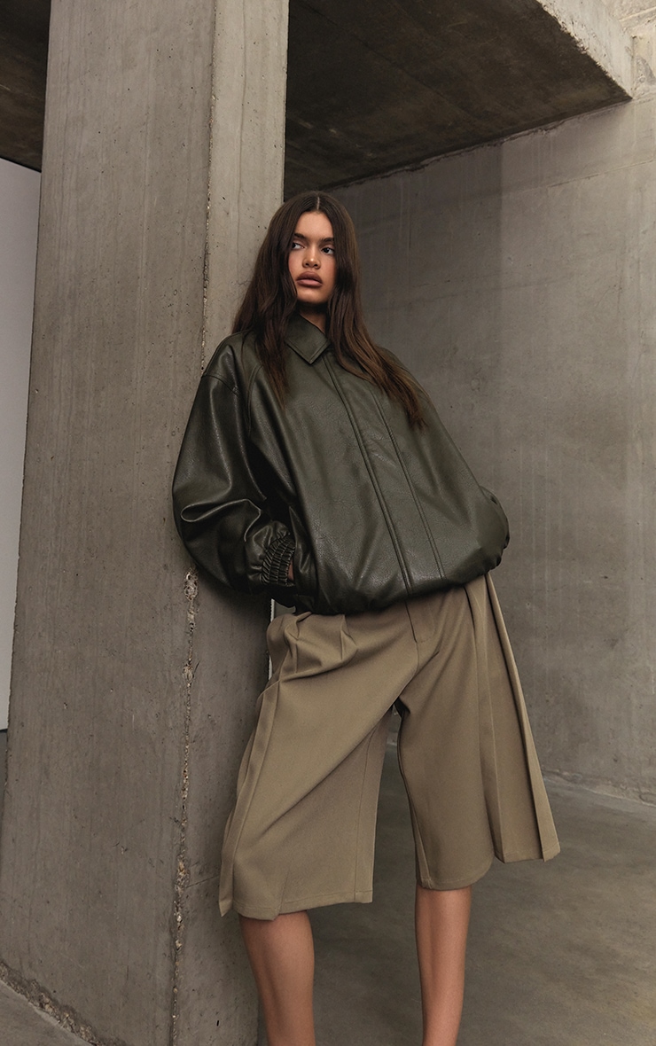 Camel Woven Pleat Detail Jorts