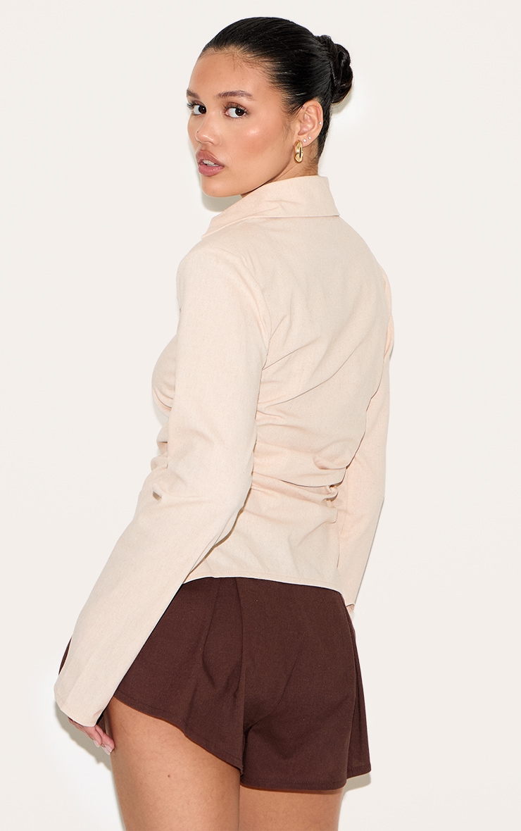 Chemise ajustée en effet lin mélangé beige à épaulettes image 2