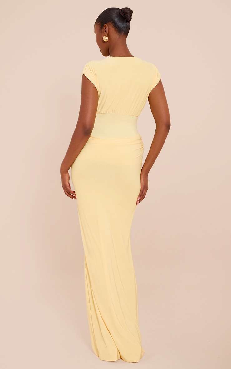 Robe longue doublée jaune citron décolletée à épaules froncées et partie superposée drapée sur la taille image 2