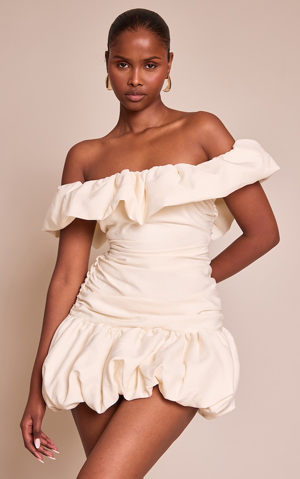 Mini robe droite tissée crème froncée à col bardot
