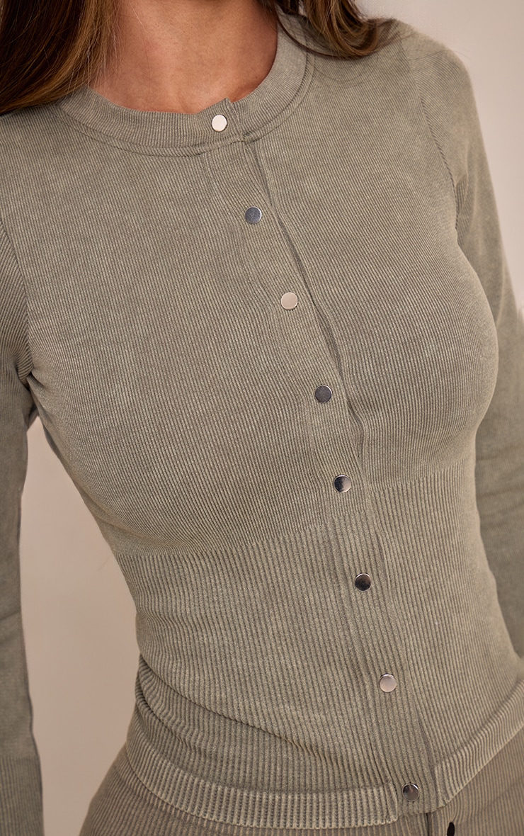 Petite Top long côtelé vert olive boutonné à contours et manches longues image 4