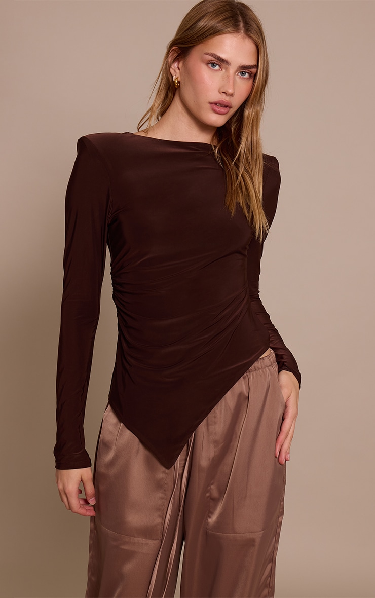 Top asymétrique doublé moulant chocolat à épaulettes image 4